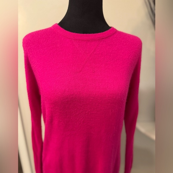 Sweet Romeo Vibrant Barbie Pink Long Sleeve Sweater size Medium - Picture 8 of 10